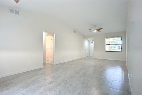 House in Sarasota, Florida 2 bedrooms, 87.24 sq.m. № 1883301 - photo 13