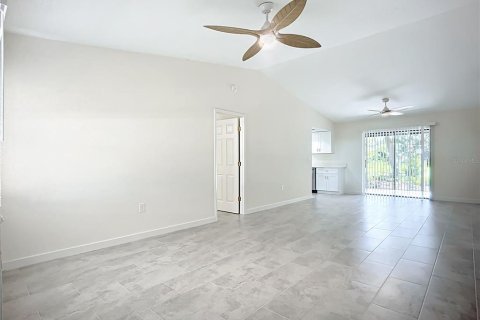 House in Sarasota, Florida 2 bedrooms, 87.24 sq.m. № 1883301 - photo 9