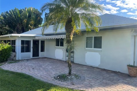 House in Pompano Beach, Florida 3 bedrooms, 204.38 sq.m. № 1857548 - photo 26