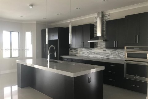 House in Homestead, Florida 5 bedrooms, 256.22 sq.m. № 2002703 - photo 7