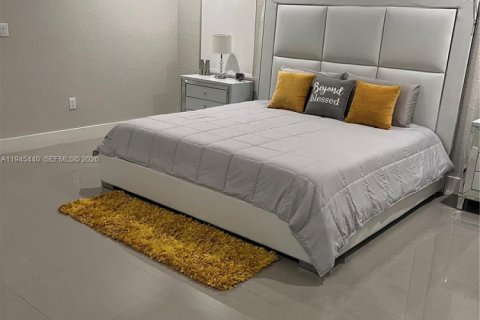 House in Homestead, Florida 5 bedrooms, 256.22 sq.m. № 2002703 - photo 12