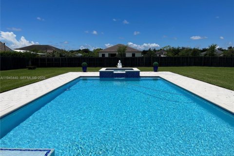 House in Homestead, Florida 5 bedrooms, 256.22 sq.m. № 2002703 - photo 15