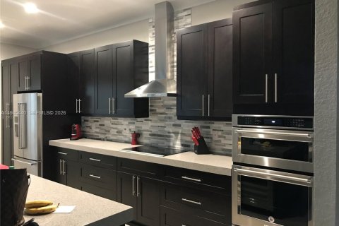 House in Homestead, Florida 5 bedrooms, 256.22 sq.m. № 2002703 - photo 9