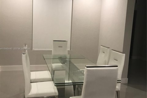 House in Homestead, Florida 5 bedrooms, 256.22 sq.m. № 2002703 - photo 5