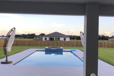 House in Homestead, Florida 5 bedrooms, 256.22 sq.m. № 2002703 - photo 13