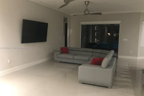 House in Homestead, Florida 5 bedrooms, 256.22 sq.m. № 2002703 - photo 8