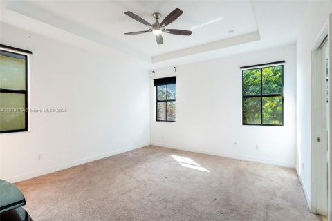 House in Tamarac, Florida 4 bedrooms, 178.19 sq.m. № 1976343 - photo 18