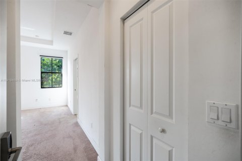 House in Tamarac, Florida 4 bedrooms, 178.19 sq.m. № 1976343 - photo 25