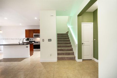 House in Tamarac, Florida 4 bedrooms, 178.19 sq.m. № 1976343 - photo 17