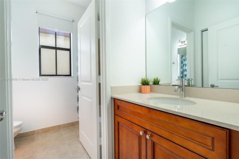 House in Tamarac, Florida 4 bedrooms, 178.19 sq.m. № 1976343 - photo 28