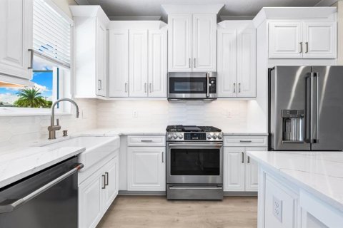 Condo in Bradenton, Florida, 1 bedroom  № 1913715 - photo 7