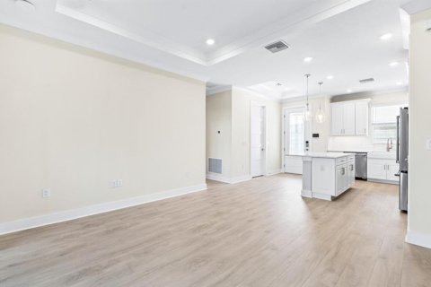 Condo in Bradenton, Florida, 1 bedroom  № 1913715 - photo 12