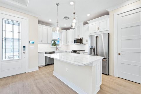 Condo in Bradenton, Florida, 1 bedroom  № 1913715 - photo 4