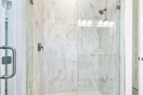 Condo in Bradenton, Florida, 1 bedroom  № 1913715 - photo 18