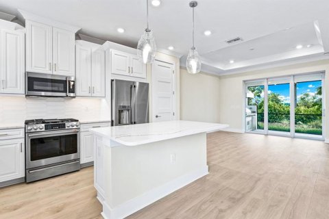 Condo in Bradenton, Florida, 1 bedroom  № 1913715 - photo 3