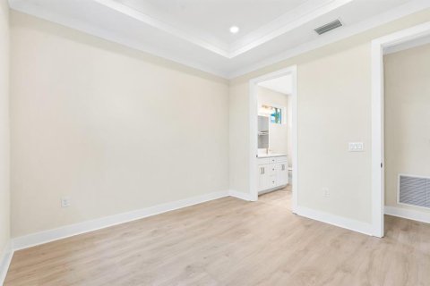 Condo in Bradenton, Florida, 1 bedroom  № 1913715 - photo 14