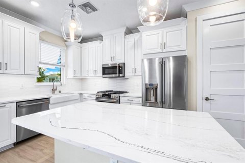 Condo in Bradenton, Florida, 1 bedroom  № 1913715 - photo 5