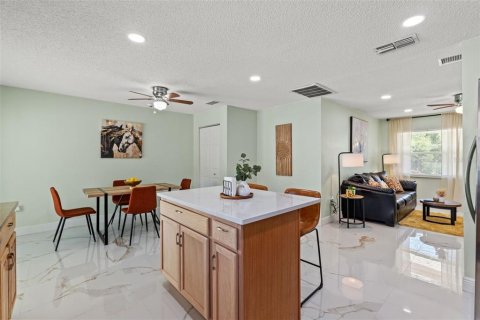 Villa ou maison à vendre à Tarpon Springs, Floride: 2 chambres, 86.03 m2 № 1618823 - photo 11