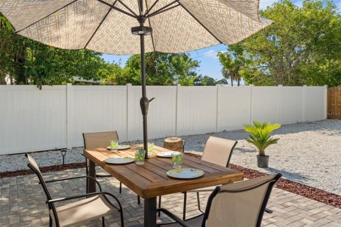 Villa ou maison à vendre à Tarpon Springs, Floride: 2 chambres, 86.03 m2 № 1618823 - photo 24