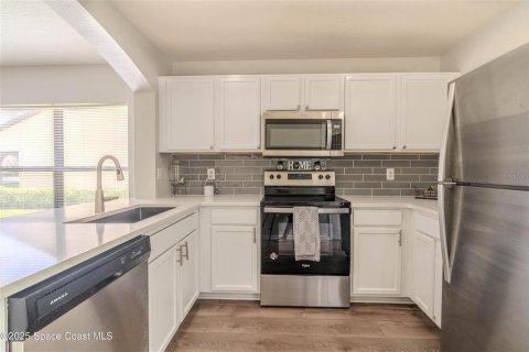 Townhouse in Titusville, Florida 3 bedrooms, 118.64 sq.m. № 1734002 - photo 9