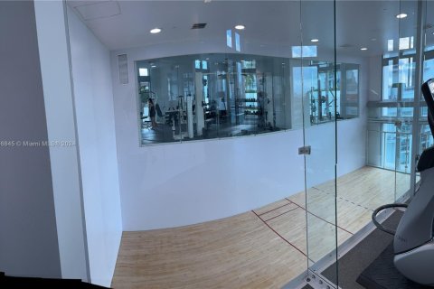Condo in Miami, Florida, 2 bedrooms  № 1704666 - photo 14