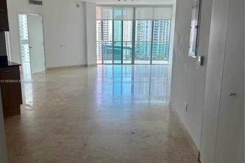 Condo in Miami, Florida, 2 bedrooms  № 1704666 - photo 1