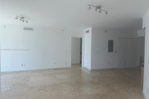 Condo in Miami, Florida, 2 bedrooms  № 1704666 - photo 2