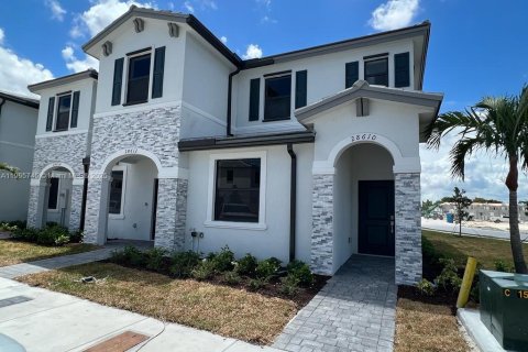 Villa ou maison à louer à Homestead, Floride: 3 chambres, 123.37 m2 № 1956404 - photo 1