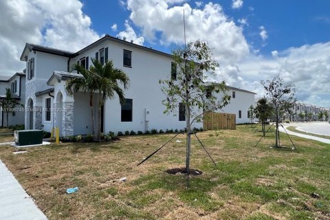 Villa ou maison à louer à Homestead, Floride: 3 chambres, 123.37 m2 № 1956404 - photo 2