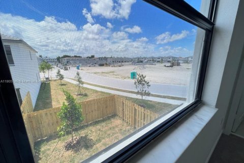 Villa ou maison à louer à Homestead, Floride: 3 chambres, 123.37 m2 № 1956404 - photo 8