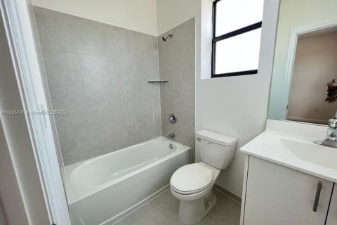 Villa ou maison à louer à Homestead, Floride: 3 chambres, 123.37 m2 № 1956404 - photo 13