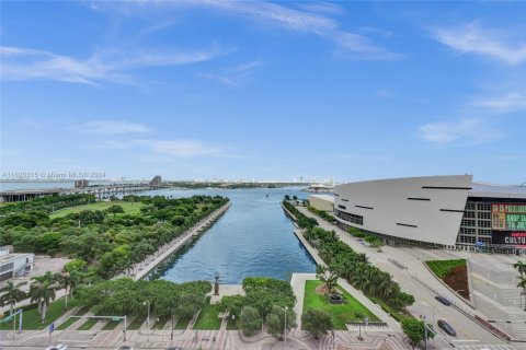 Condominio en venta en Miami, Florida, 2 dormitorios, 122.17 m2 № 1811588 - foto 26