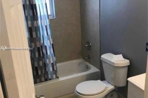 Immobilier commercial à vendre à Miami Shores, Floride: 139.73 m2 № 2014861 - photo 7