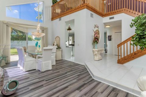 House in Pembroke Pines, Florida 4 bedrooms, 298.31 sq.m. № 1925966 - photo 5
