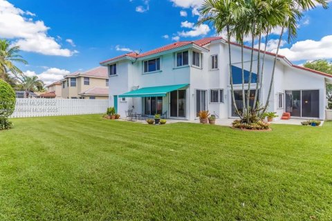 House in Pembroke Pines, Florida 4 bedrooms, 298.31 sq.m. № 1925966 - photo 3