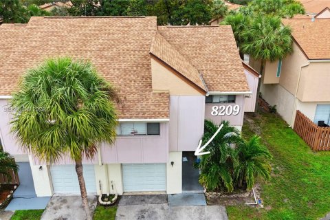 Снять в аренду таунхаус в Плантация, Флорида 4 спальни, 193.24м2, № 2002268 - фото 2