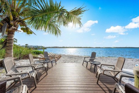 Townhouse in Hypoluxo, Florida 4 bedrooms, 251.58 sq.m. № 2389868 - photo 29