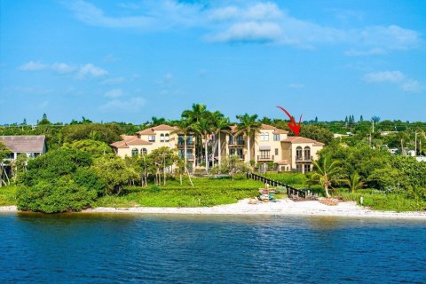 Townhouse in Hypoluxo, Florida 4 bedrooms, 251.58 sq.m. № 2389868