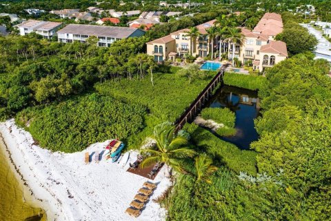 Townhouse in Hypoluxo, Florida 4 bedrooms, 251.58 sq.m. № 2389868 - photo 18