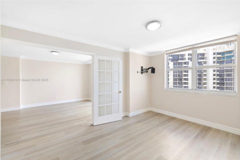 Condominio en venta en Miami, Florida, 2 dormitorios, 89.93 m2 № 1705019 - foto 16