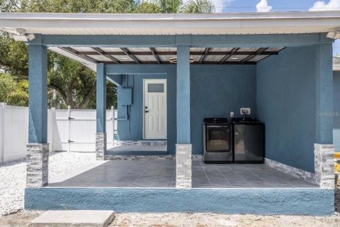 House in Tampa, Florida 2 bedrooms, 57.97 sq.m. № 2205745 - photo 11