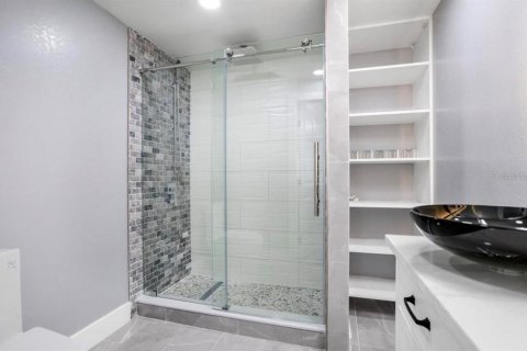 House in Tampa, Florida 2 bedrooms, 57.97 sq.m. № 2205745 - photo 4
