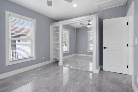 House in Tampa, Florida 2 bedrooms, 57.97 sq.m. № 2205745 - photo 5