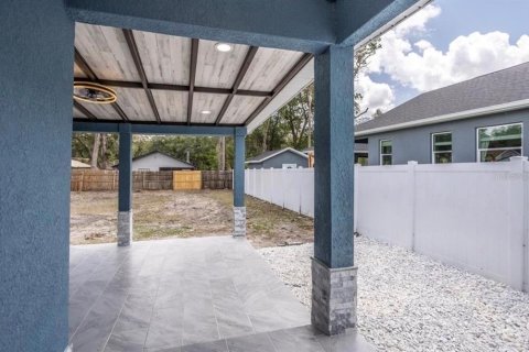 House in Tampa, Florida 2 bedrooms, 57.97 sq.m. № 2205745 - photo 14