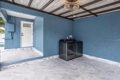 House in Tampa, Florida 2 bedrooms, 57.97 sq.m. № 2205745 - photo 17