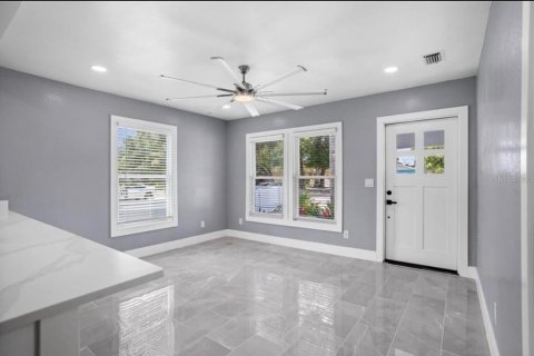 House in Tampa, Florida 2 bedrooms, 57.97 sq.m. № 2205745 - photo 21