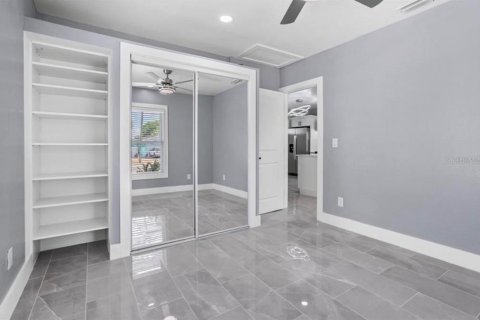 House in Tampa, Florida 2 bedrooms, 57.97 sq.m. № 2205745 - photo 9