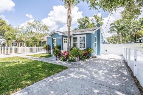 House in Tampa, Florida 2 bedrooms, 57.97 sq.m. № 2205745 - photo 23