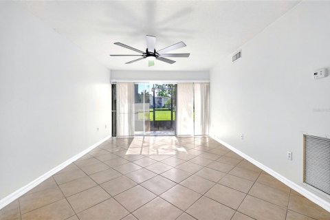Condo in Orlando, Florida, 1 bedroom № 2275594 - photo 6