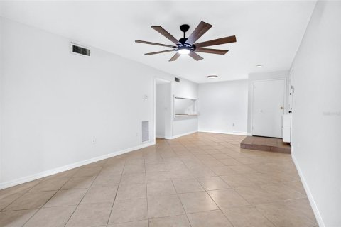 Condo in Orlando, Florida, 1 bedroom № 2275594 - photo 7